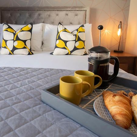 Elliot Oliver - Modern 2 Bedroom Town Centre Apartment Челтнъм Екстериор снимка