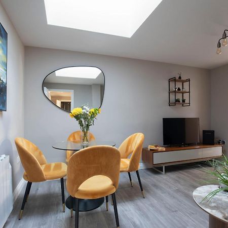 Elliot Oliver - Modern 2 Bedroom Town Centre Apartment Челтнъм Екстериор снимка