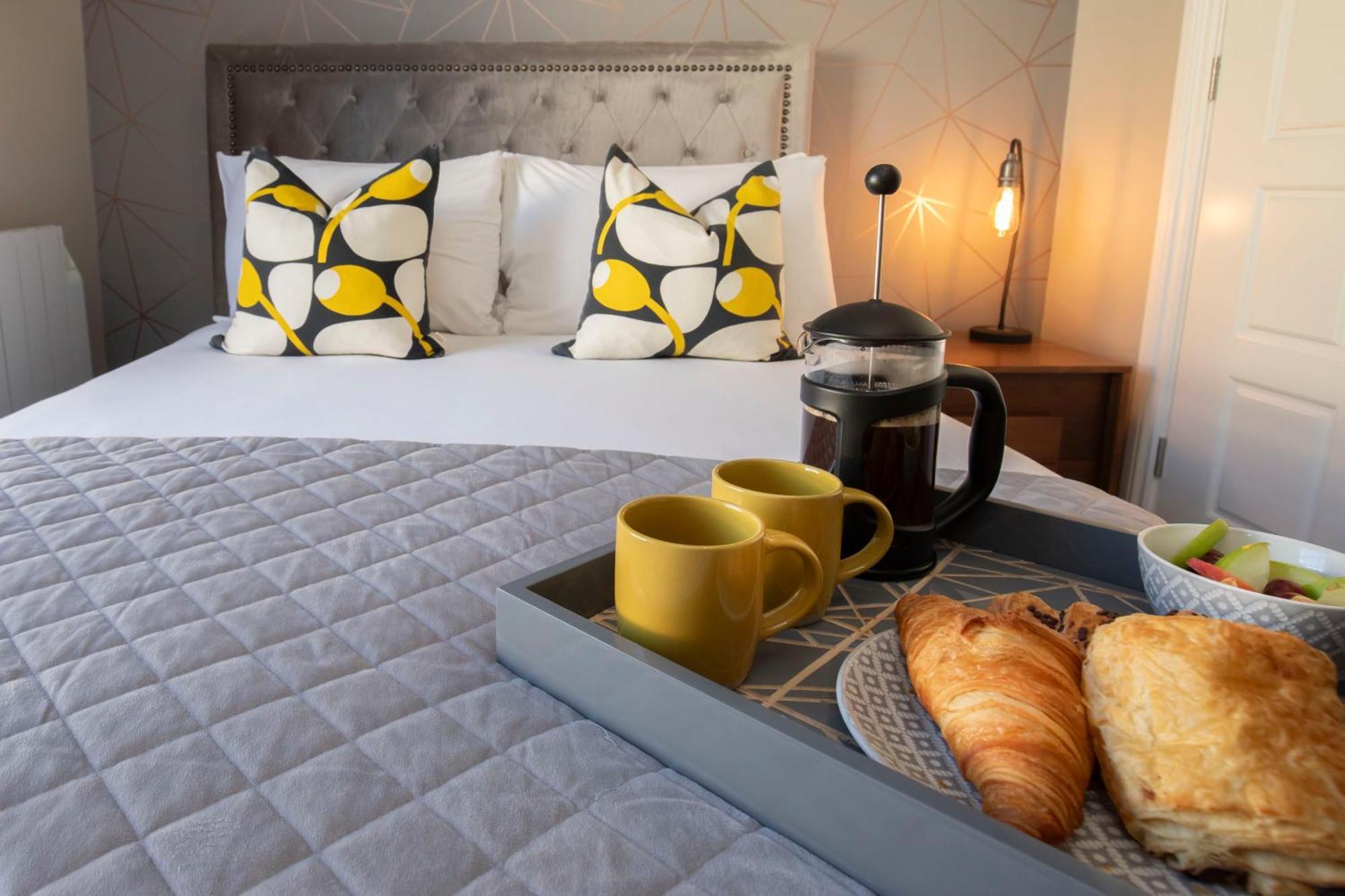 Elliot Oliver - Modern 2 Bedroom Town Centre Apartment Челтнъм Екстериор снимка