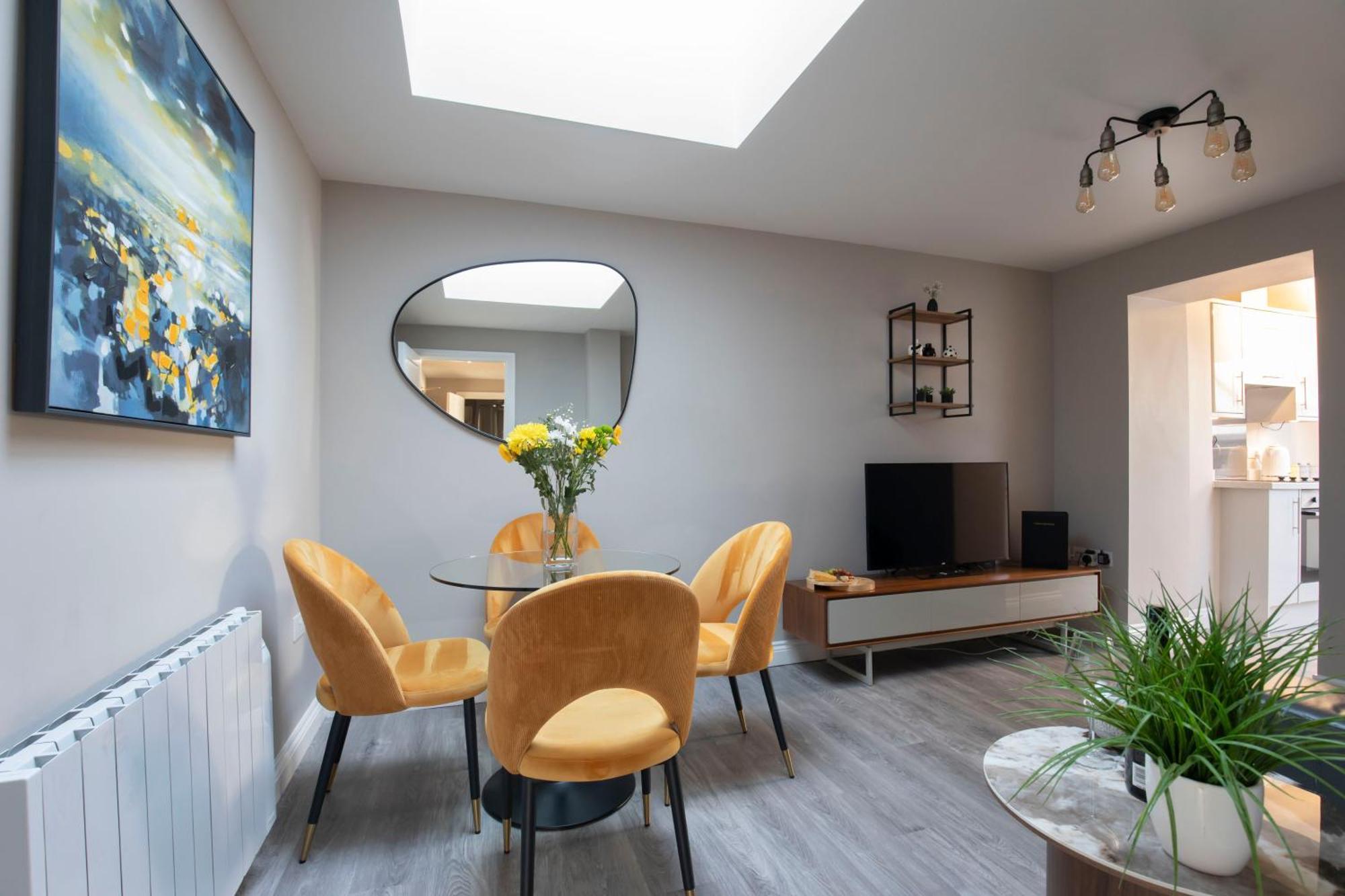 Elliot Oliver - Modern 2 Bedroom Town Centre Apartment Челтнъм Екстериор снимка